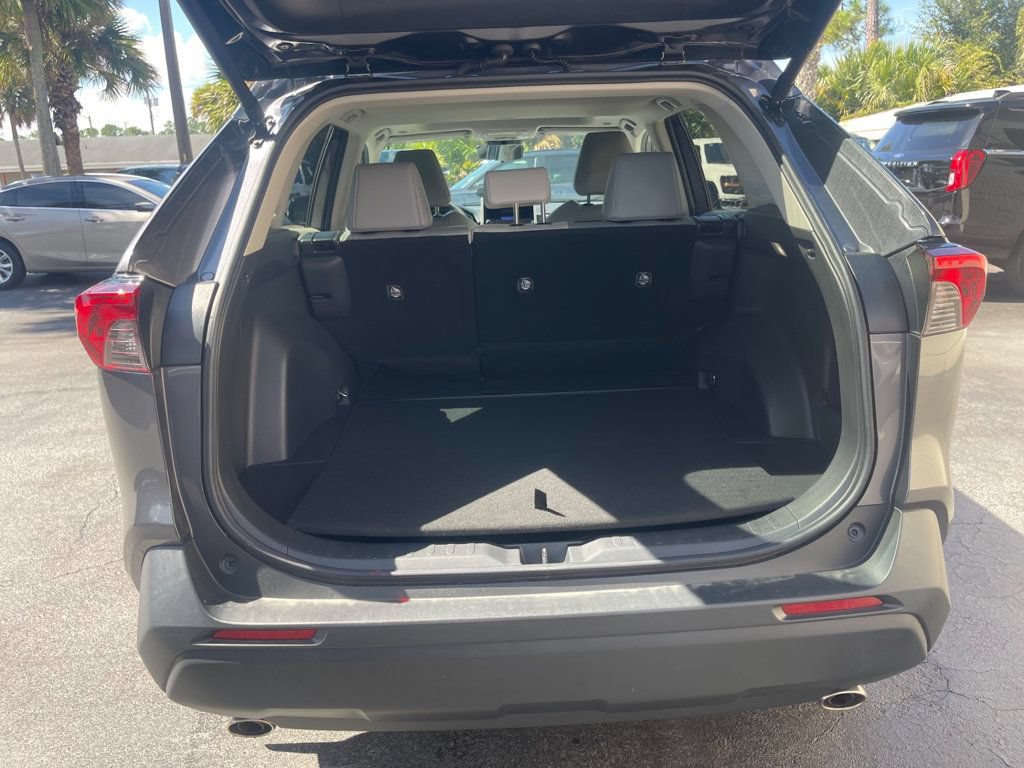 Used 2024 Toyota RAV4 XLE Premium FWD image 5