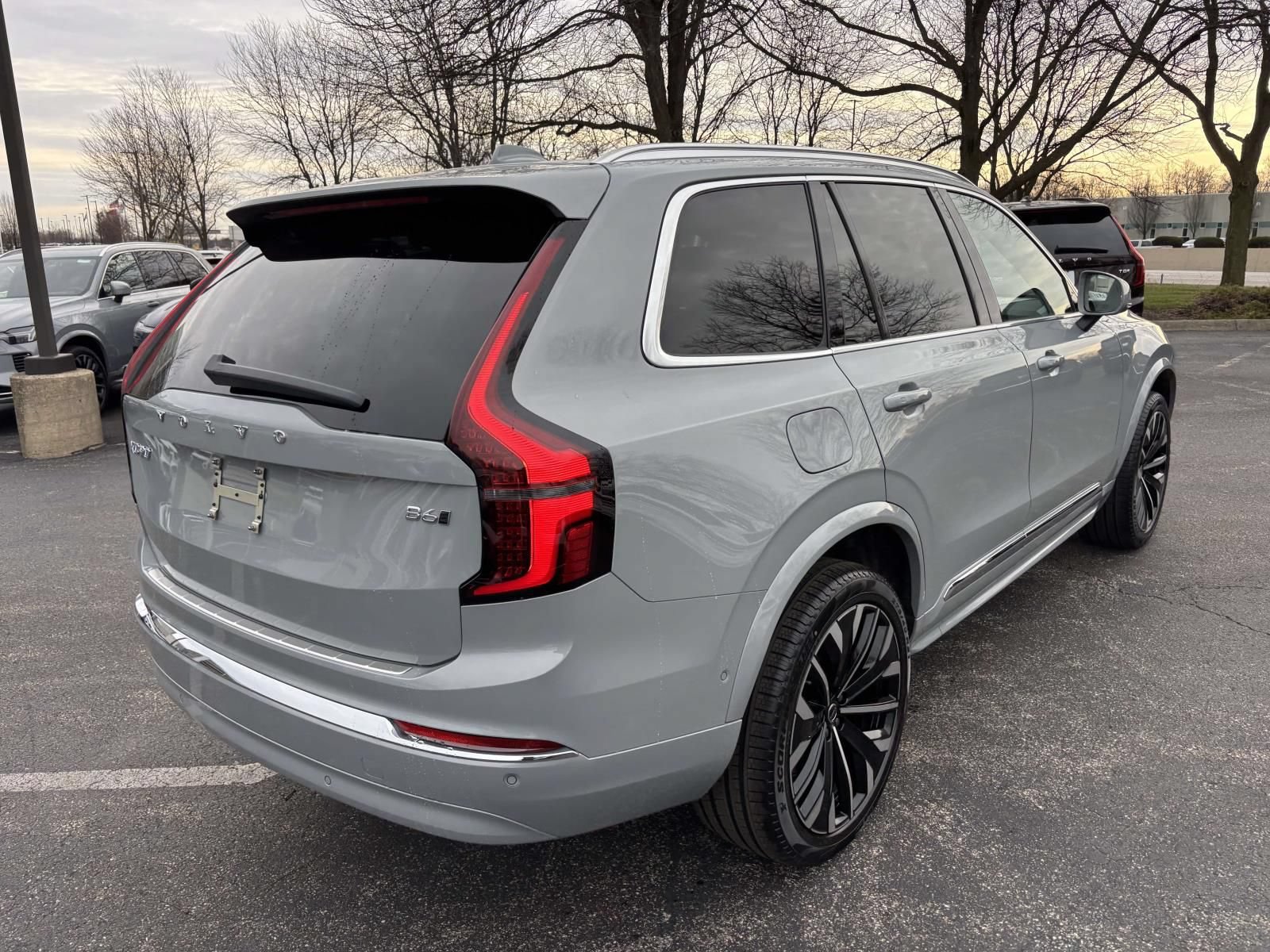 Used 2026 Volvo XC90 B6 Plus w/ Protection Package Premier AWD/4WD image 7