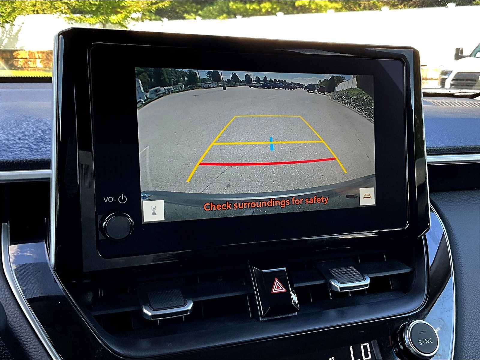 Used 2025 Toyota Corolla Cross XLE image 19