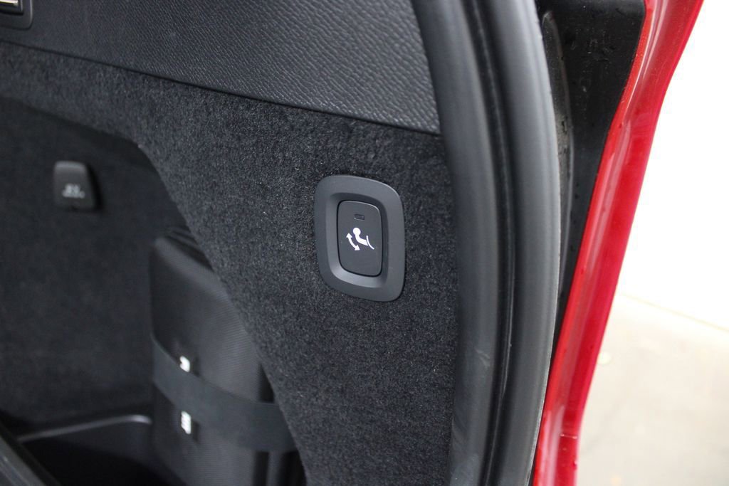 Used 2023 Volvo XC90 B5 Plus w/ Protection Package Premier image 30