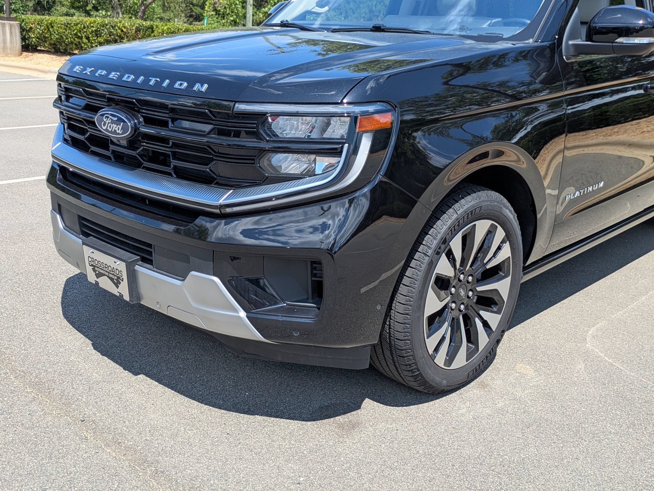 Certified 2025 Ford Expedition Max Platinum w/ Driver's Package AWD/4WD image 10