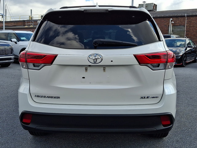 Used 2019 Toyota Highlander XLE AWD/4WD image 5