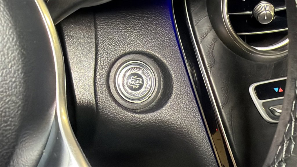 Used 2021 Mercedes-Benz GLC 300 4MATIC w/ AMG Line image 31