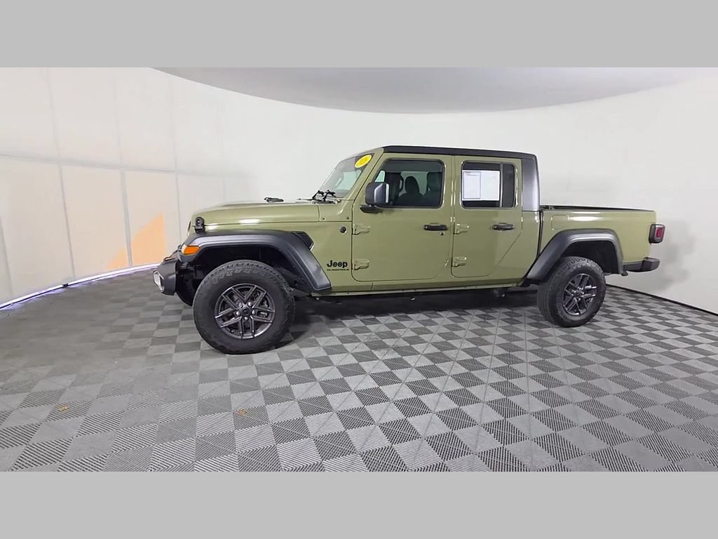 Used 2026 Jeep Gladiator Sport AWD/4WD image 49