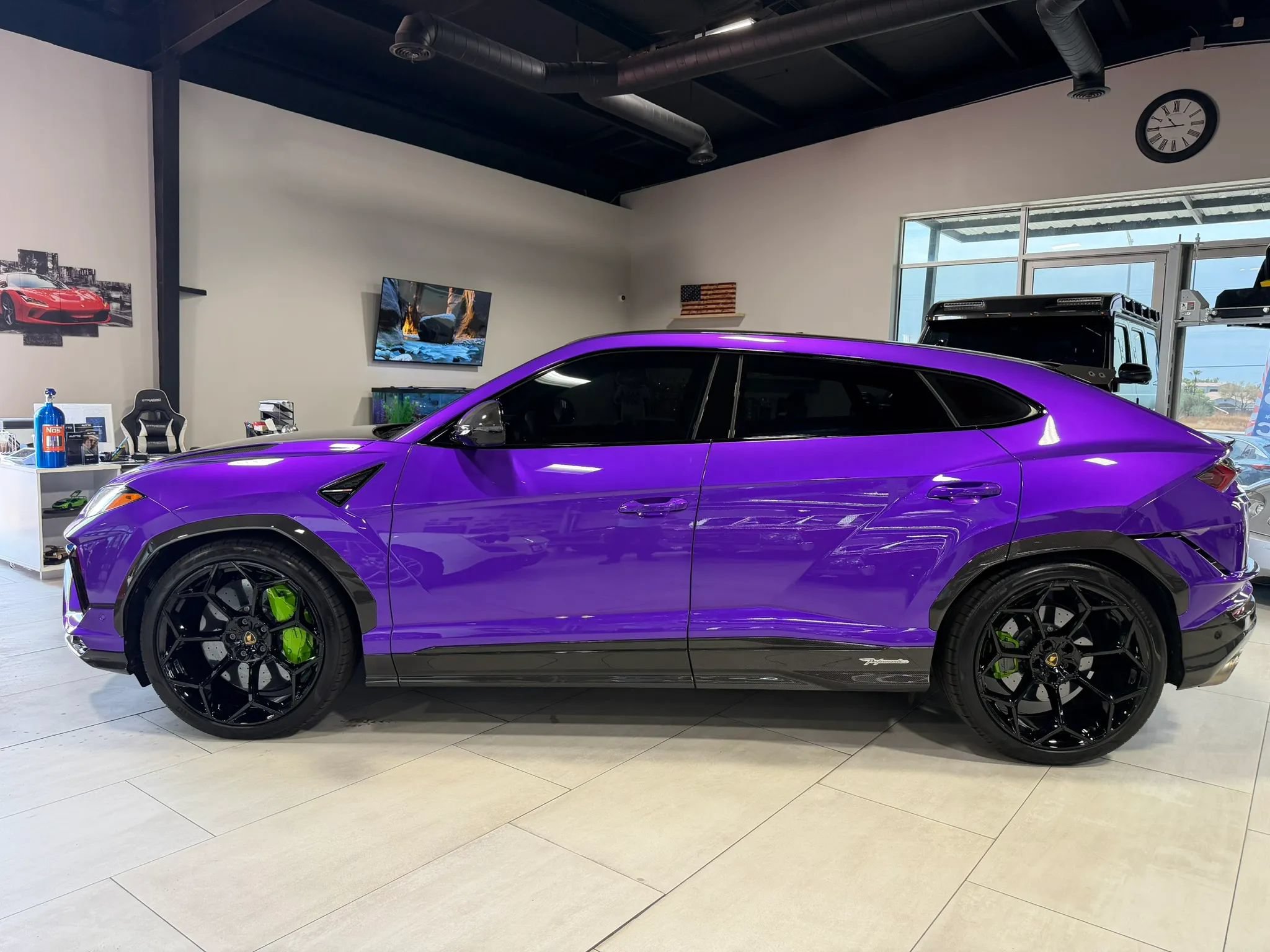 Used 2024 Lamborghini Urus Performante AWD/4WD image 5