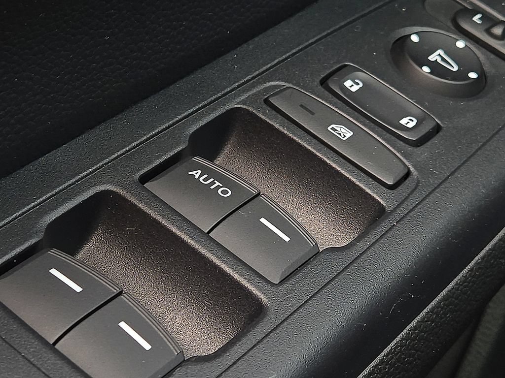 Used 2023 Honda CR-V LX image 16