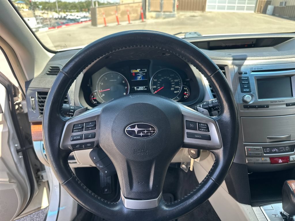 Used 2014 Subaru Outback 2.5i Limited w/ Accessory Value Package (OYT) AWD/4WD image 9