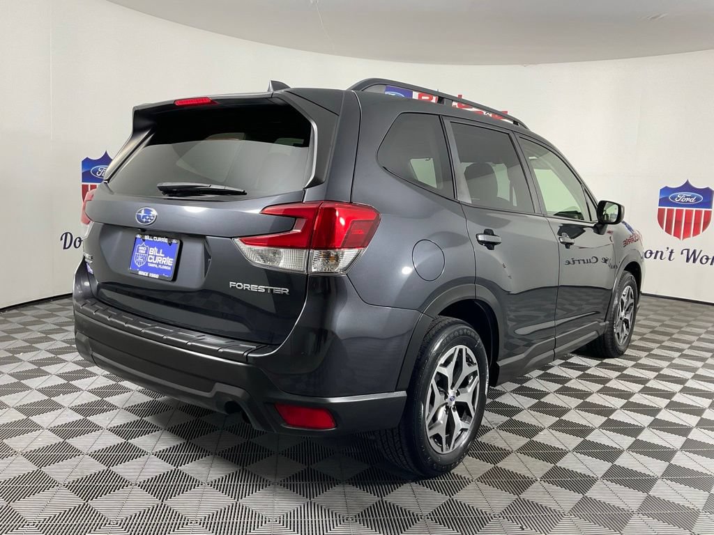 Used 2019 Subaru Forester Premium AWD/4WD image 3