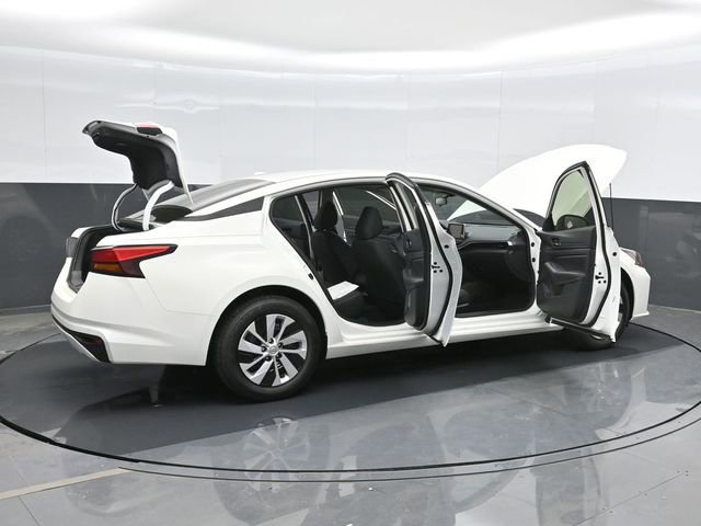 Used 2025 Nissan Altima 2.5 S FWD image 45