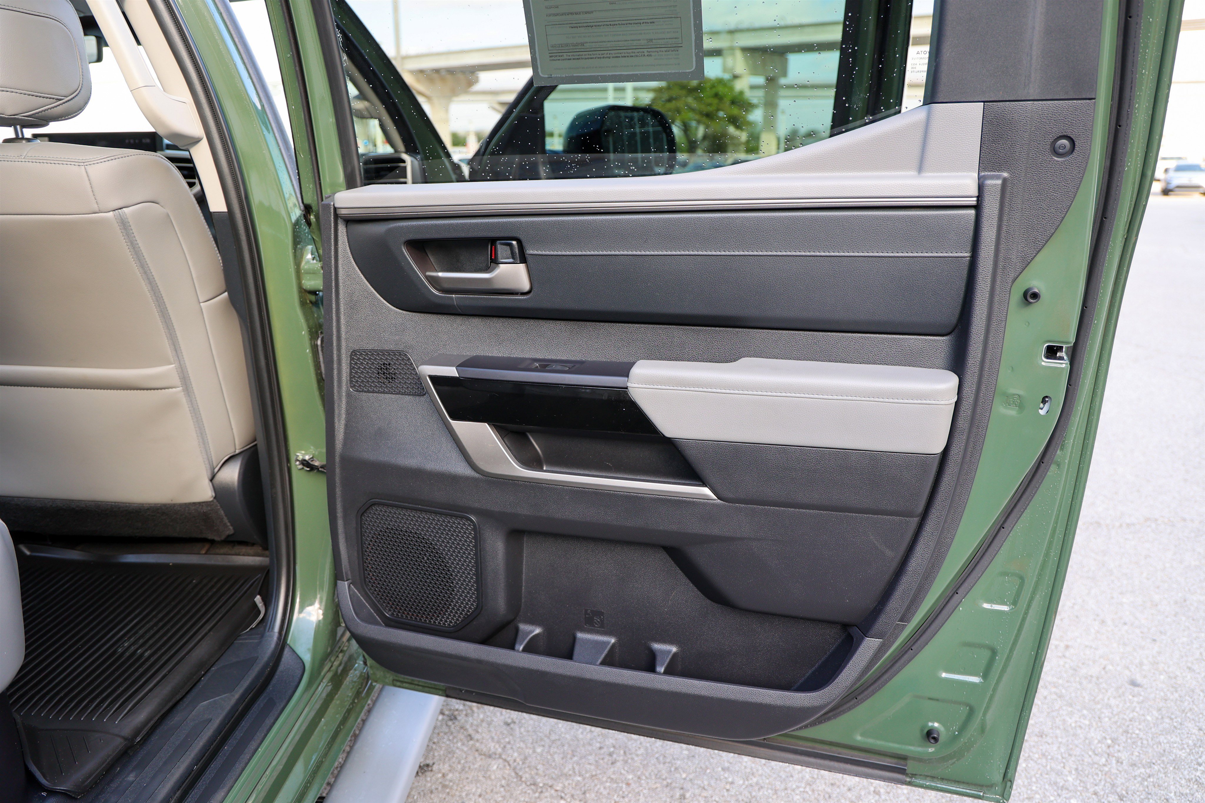 Used 2023 Toyota Tundra Limited image 31