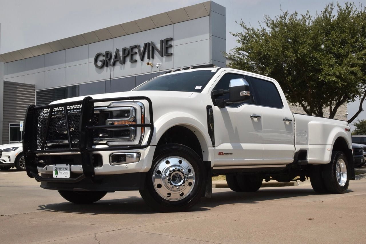 Used 2023 Ford F450 Platinum w/ FX4 Off-Road Package AWD/4WD image 2