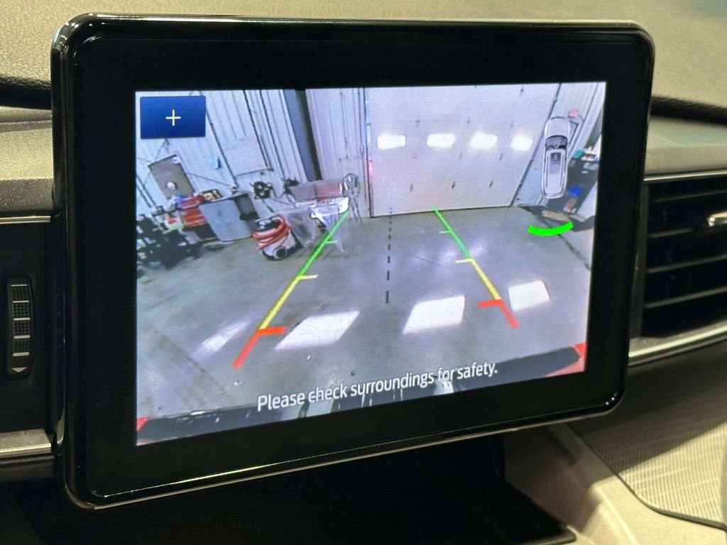 Used 2023 Ford Explorer XLT w/ Equipment Group 202A image 20