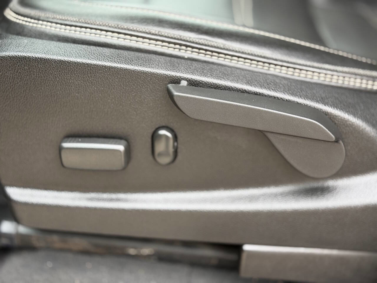 Used 2020 GMC Canyon Denali image 19