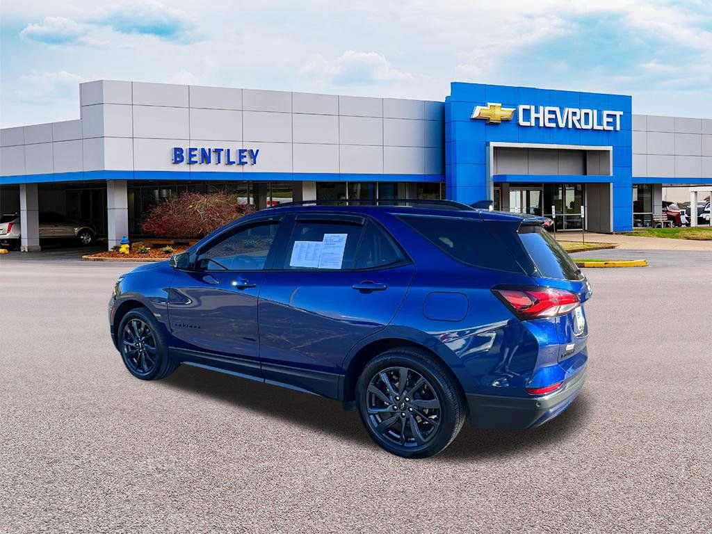 Used 2022 Chevrolet Equinox RS image 3