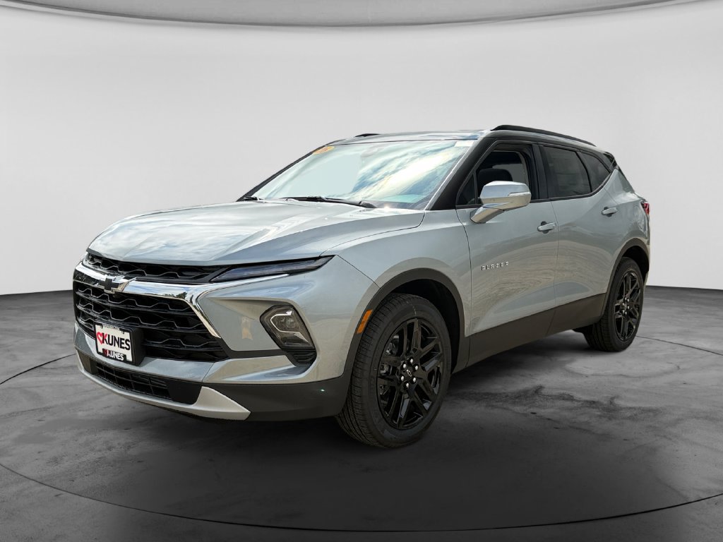 New 2026 Chevrolet Blazer LT w/ Sound & Technology Package AWD/4WD image 3
