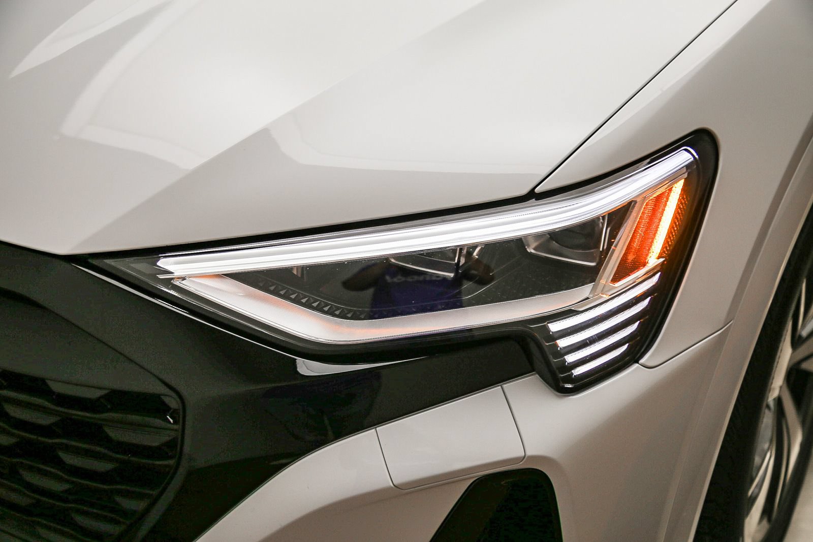 Certified 2024 Audi Q8 e-tron Premium AWD/4WD image 8