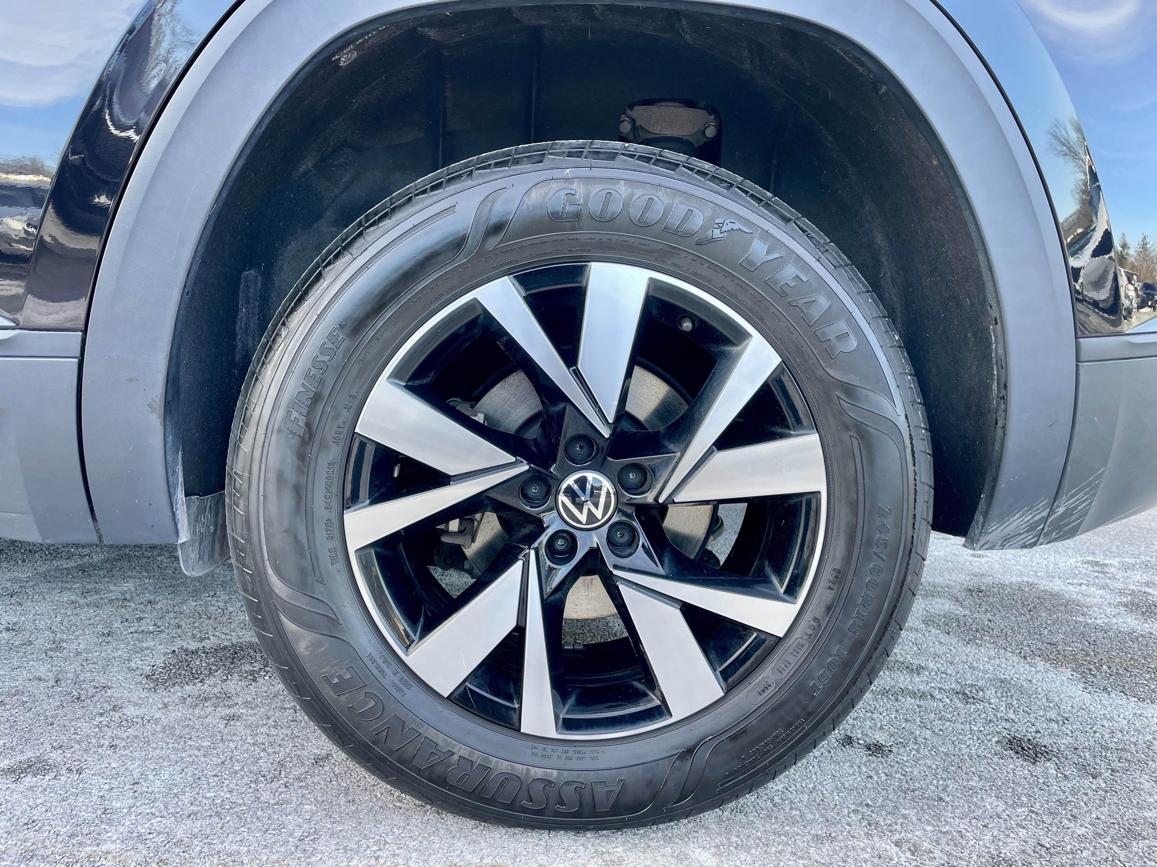 Used 2022 Volkswagen Atlas Cross Sport SE image 10