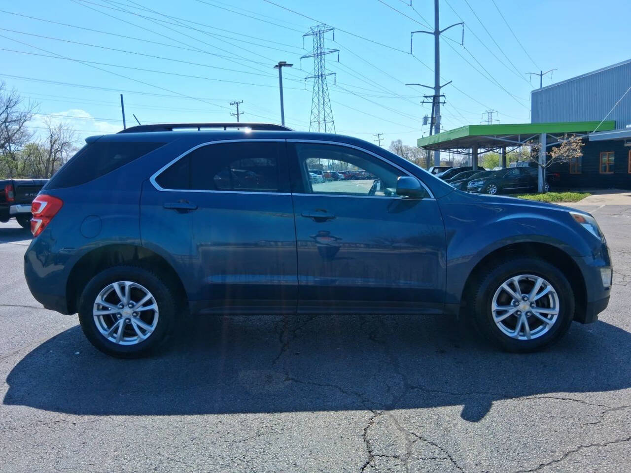 Used 2017 Chevrolet Equinox LT w/ Convenience Package AWD/4WD image 4