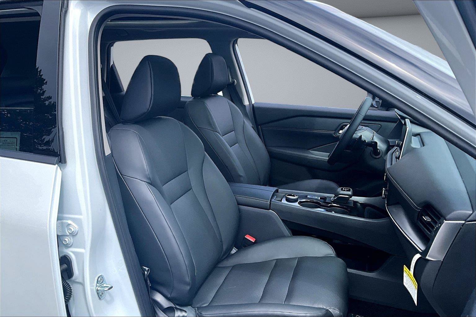 New 2026 Nissan Rogue Dark Armor AWD/4WD image 12