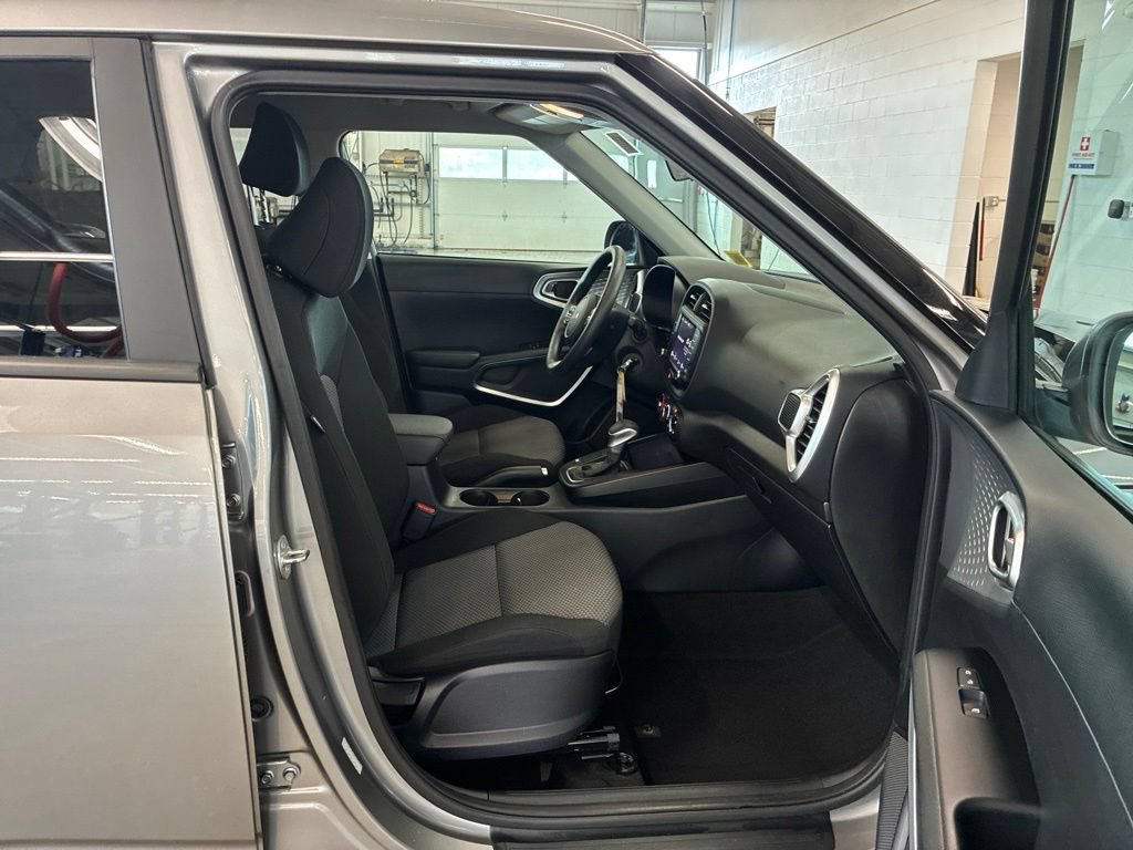 Certified 2023 Kia Soul LX w/ Option Group 015 FWD image 18