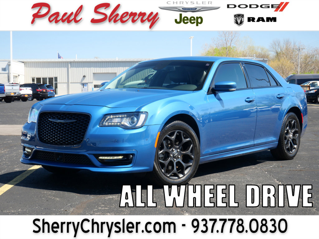 Used 2023 Chrysler 300 Touring L w/ Popular Equipment Group image 1