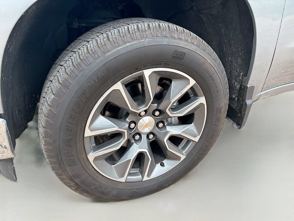 Used 2025 Chevrolet Silverado 1500 LT AWD/4WD image 30
