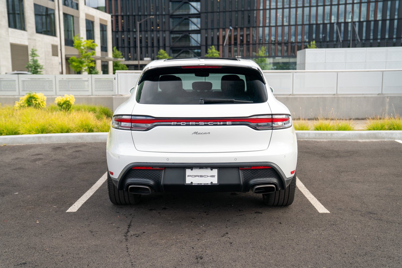 Certified 2023 Porsche Macan Turbo AWD/4WD image 7