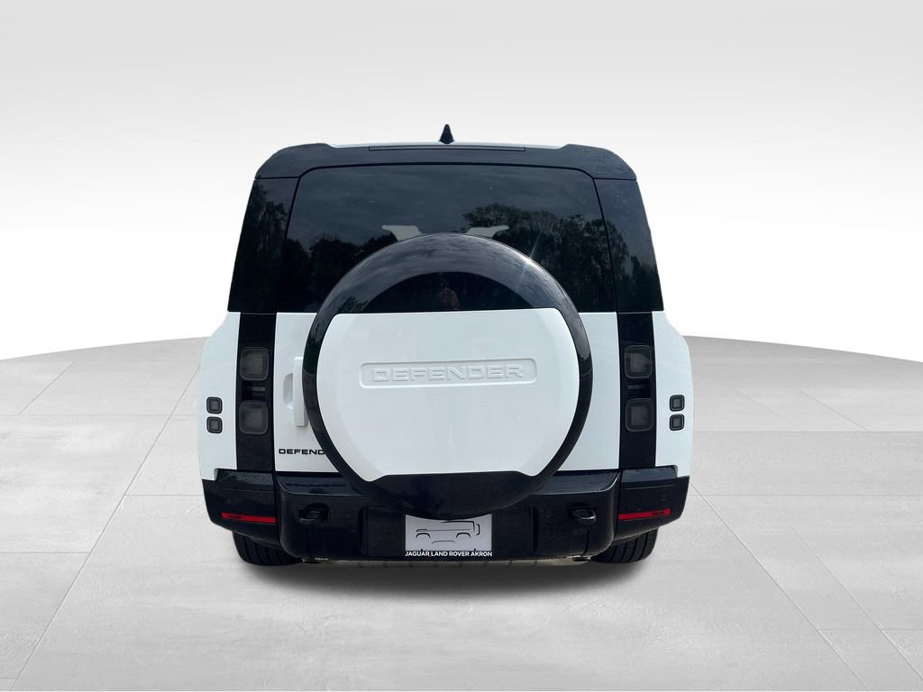 New 2026 Land Rover Defender 130 X-Dynamic SE AWD/4WD image 4