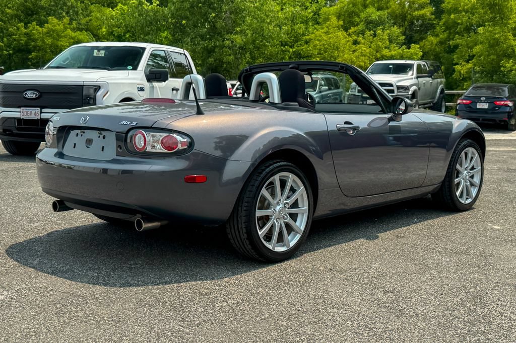 Used 2006 MAZDA MX-5 Miata Sport w/ Suspension Pkg RWD image 3
