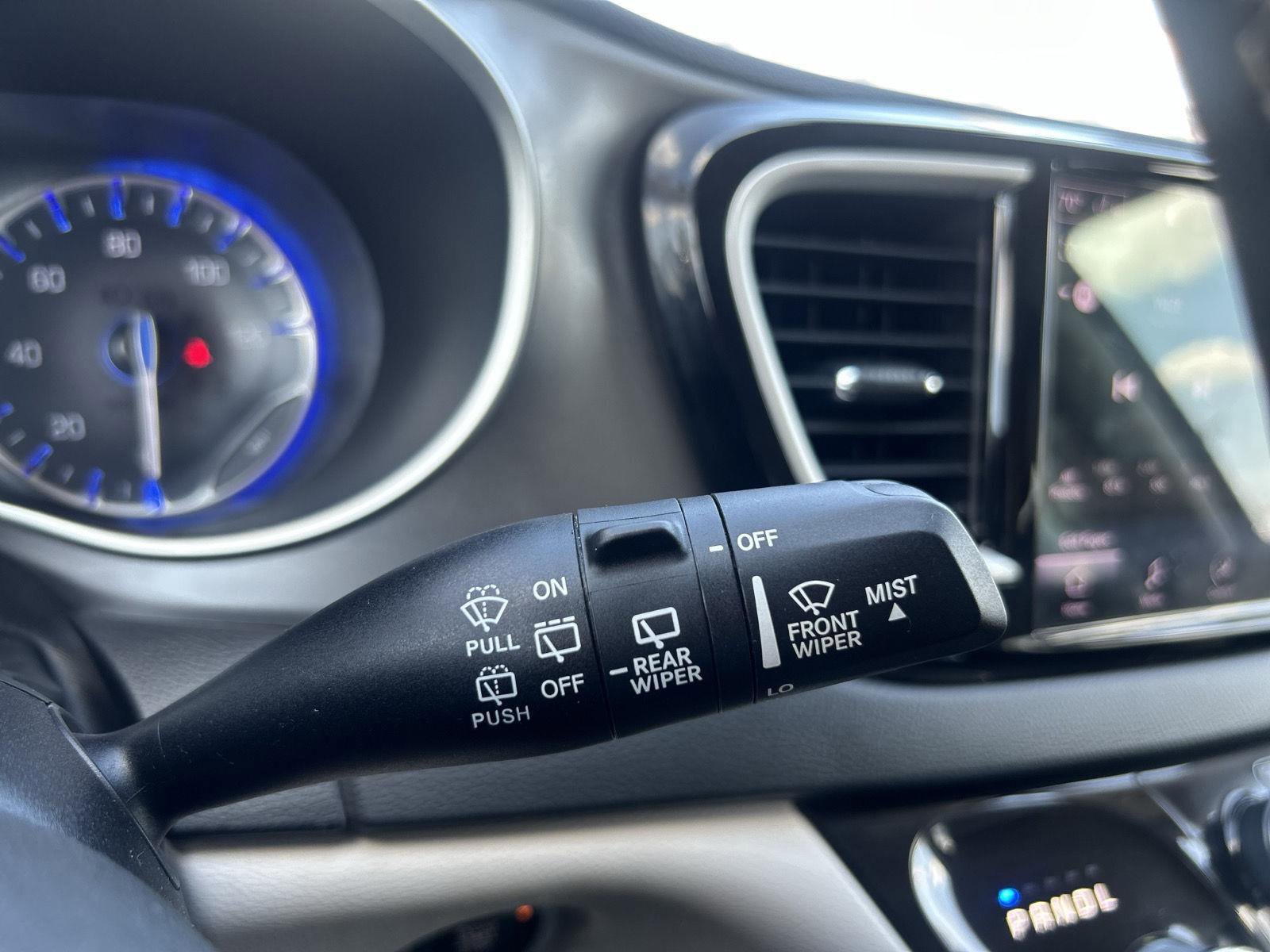 Used 2022 Chrysler Pacifica Touring-L FWD image 29