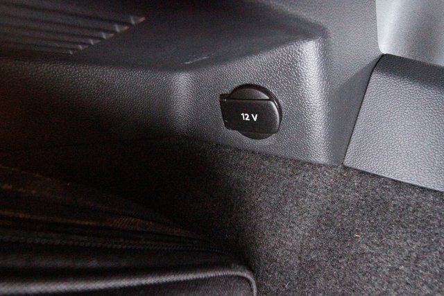 Used 2018 Volkswagen Tiguan SEL Premium image 30