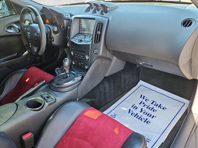 Used 2018 Nissan 370Z NISMO image 17