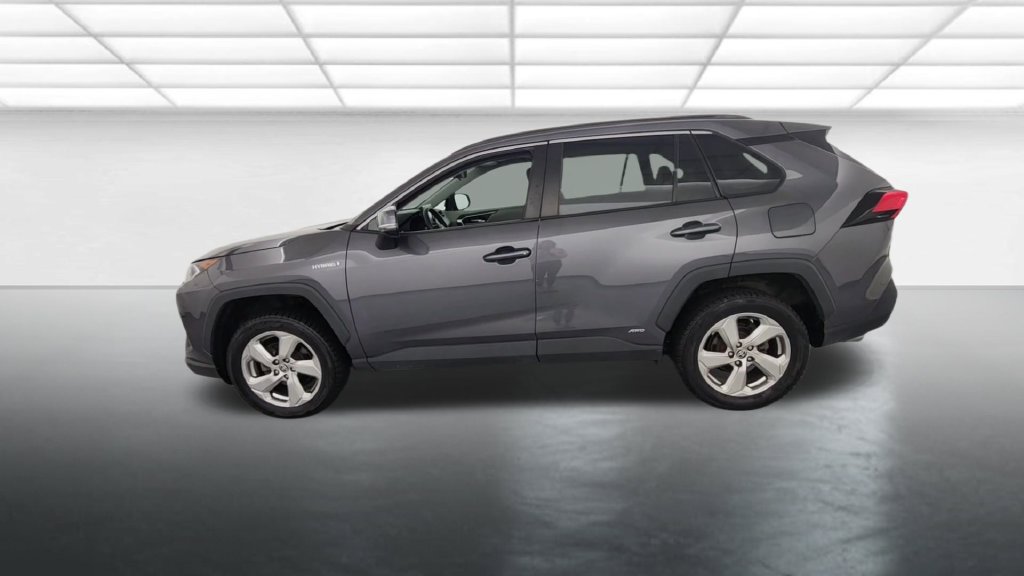 Used 2021 Toyota RAV4 XLE Premium AWD/4WD image 4