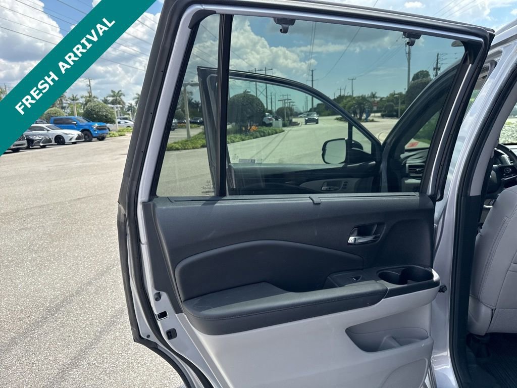 Used 2021 Honda Pilot Elite image 22