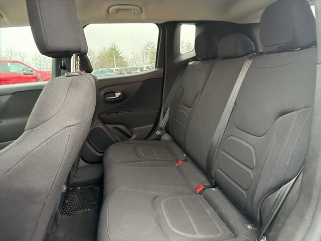 Used 2020 Jeep Renegade Latitude w/ Cold Weather Group image 13