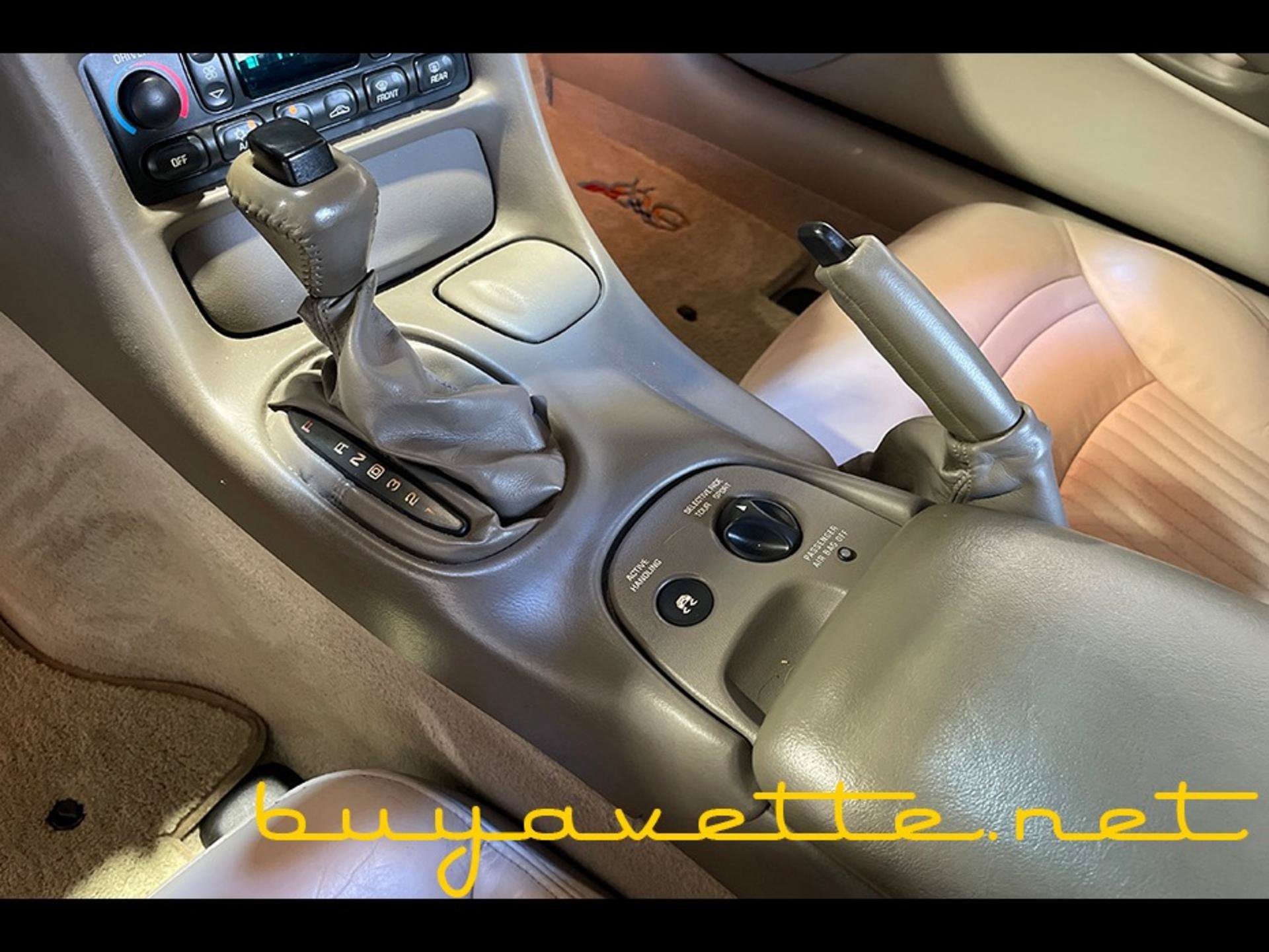 Used 2003 Chevrolet Corvette Coupe w/ Preferred Equipment Group RWD image 18
