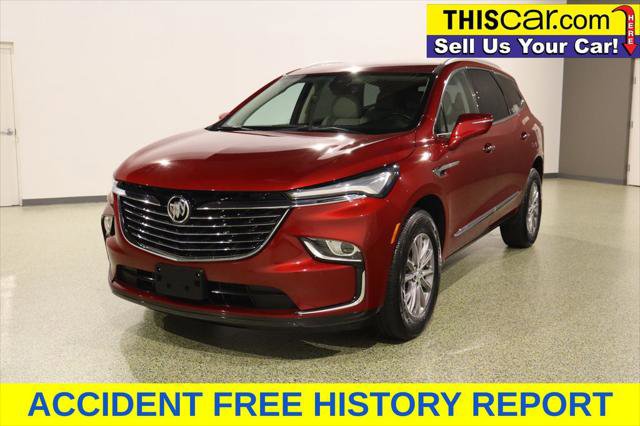 Used 2023 Buick Enclave Essence image 3
