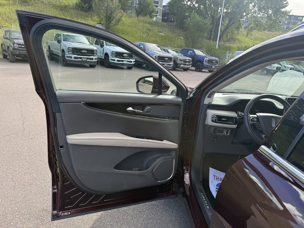 Certified 2022 Lincoln Nautilus Reserve image 10