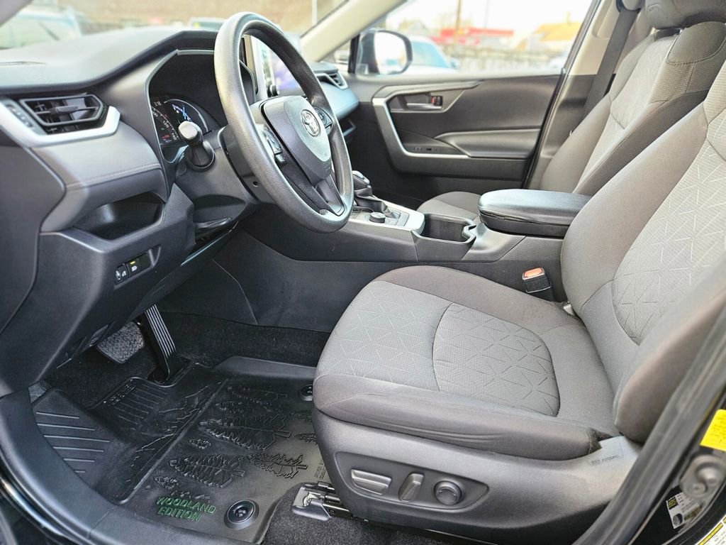 Used 2023 Toyota RAV4 AWD Hybrid image 14