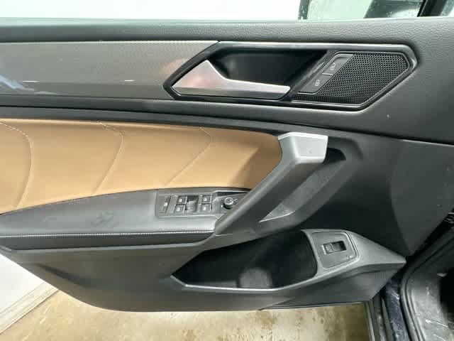 Used 2024 Volkswagen Tiguan SE AWD/4WD image 17