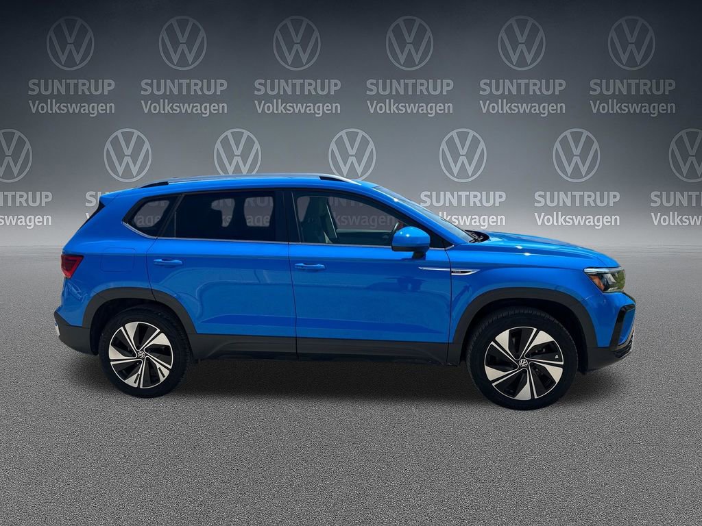 Used 2024 Volkswagen Taos SE w/ Panoramic Sunroof Package AWD/4WD image 40
