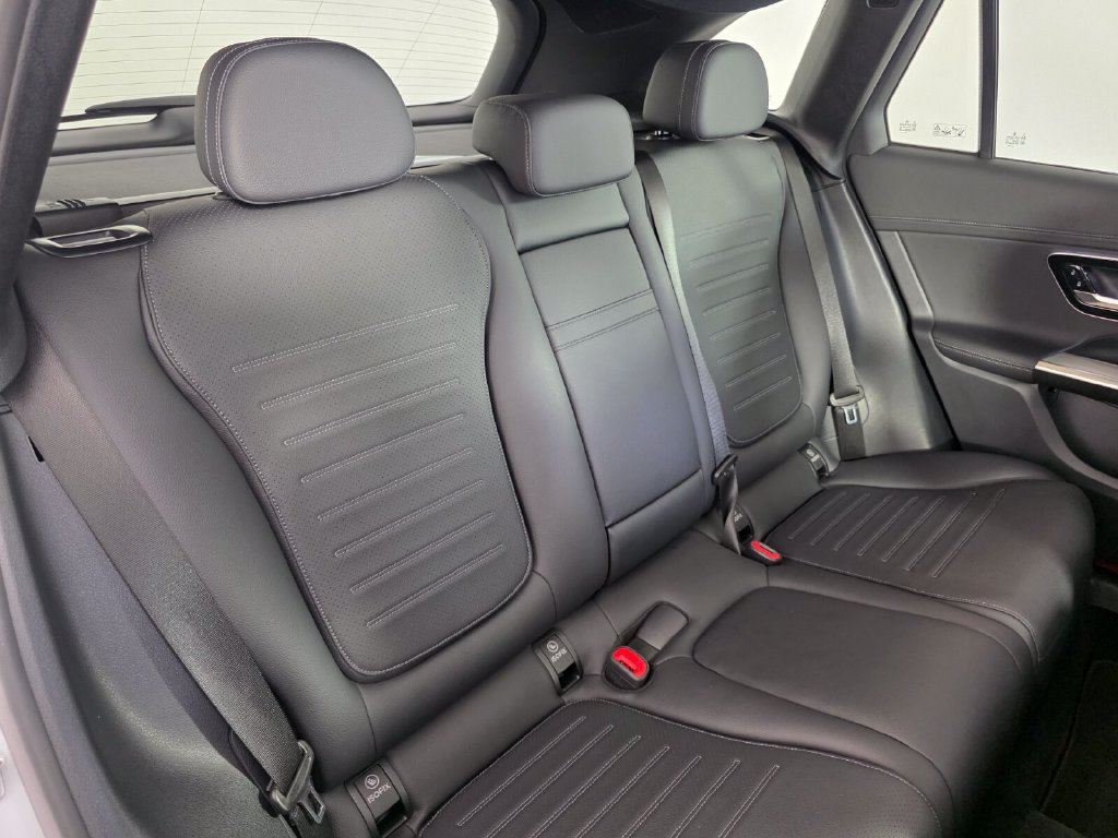 Certified 2024 Mercedes-Benz GLC 300 4MATIC image 27