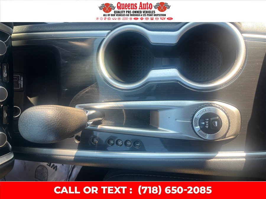 Used 2019 Nissan Pathfinder S AWD/4WD image 16
