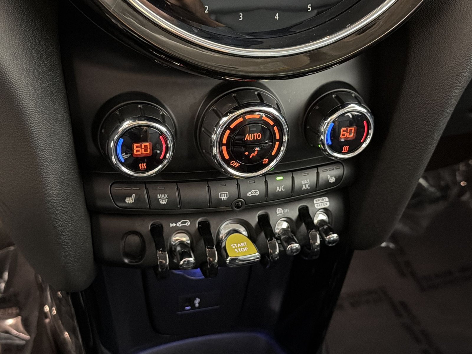 Used 2024 MINI Cooper SE FWD image 21