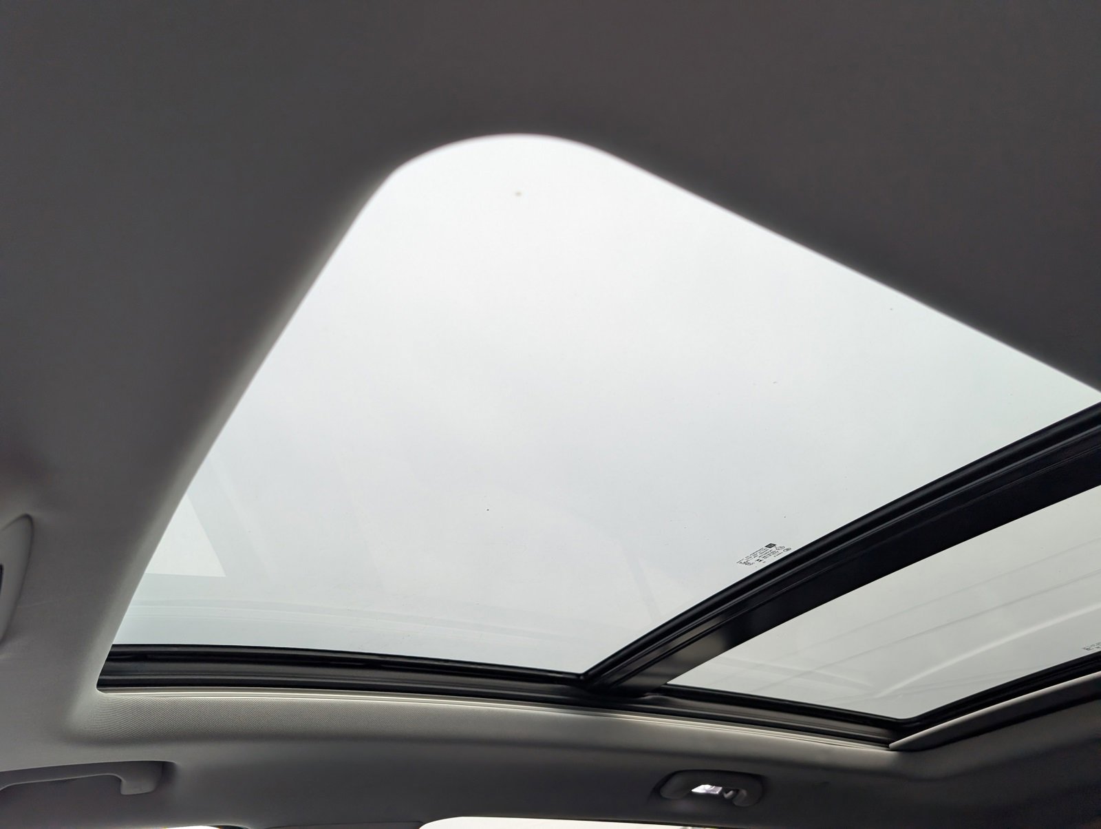 Used 2024 GMC Terrain SLT w/ Infotainment Package II image 15