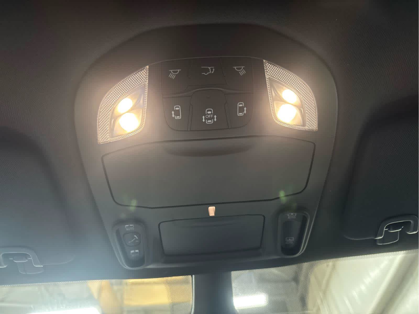 New 2026 Chrysler Pacifica Limited w/ Uconnect Theater Family Group FWD image 28