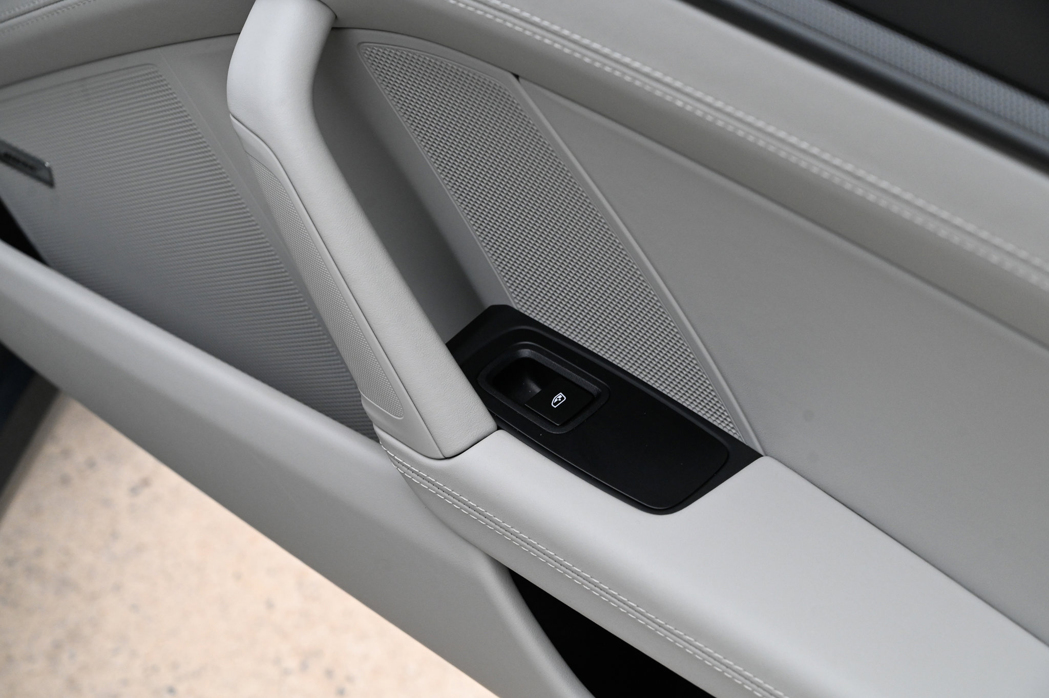 Used 2025 Porsche 911 Carrera image 45