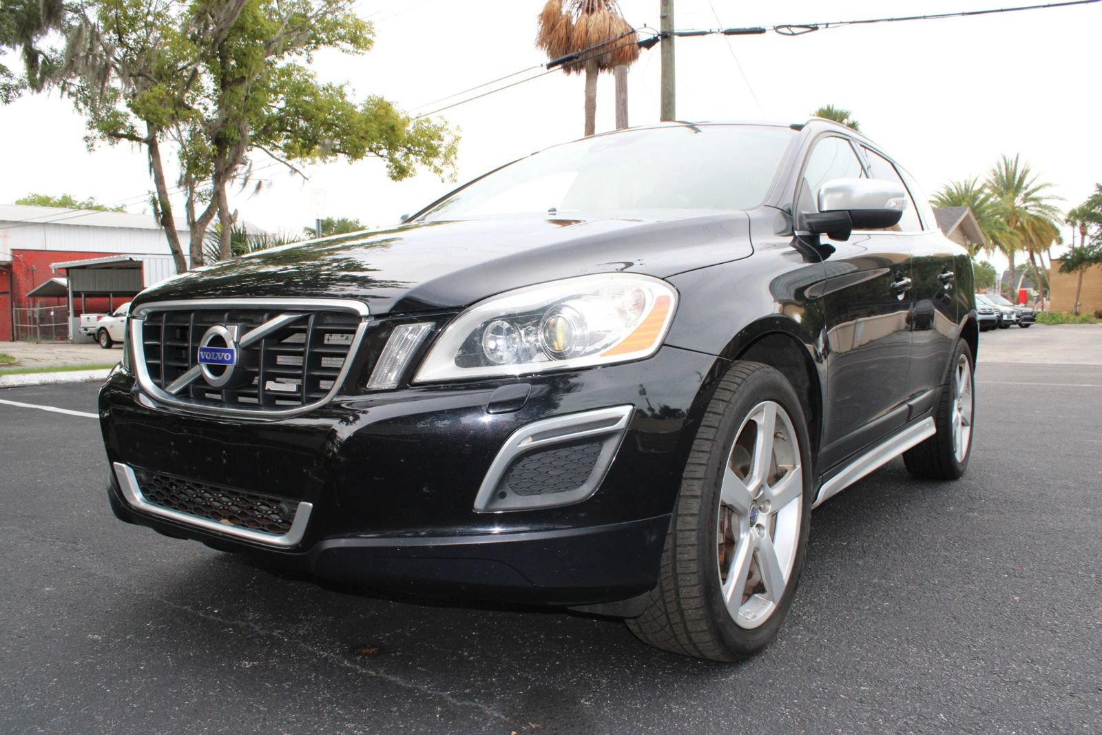 Used 2013 Volvo XC60 T6 R-Design Platinum AWD/4WD image 2
