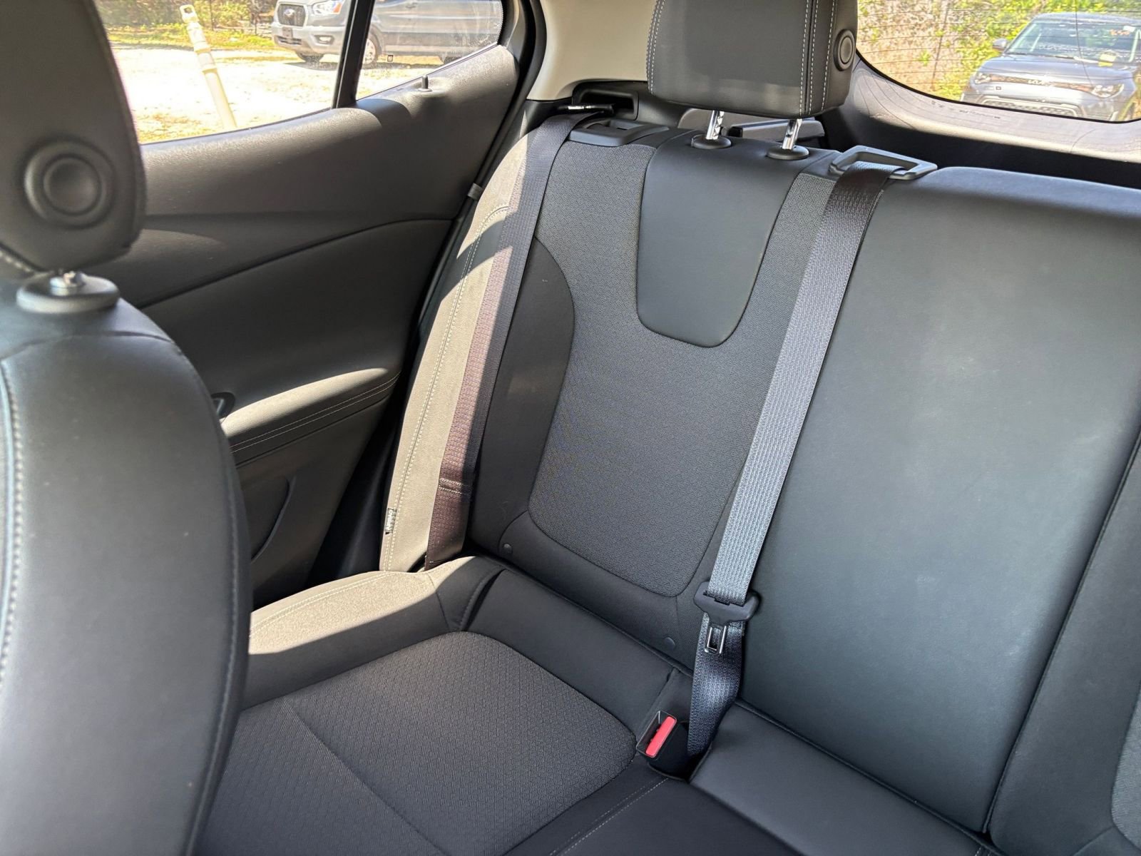 Used 2025 Buick Encore GX Preferred FWD image 40