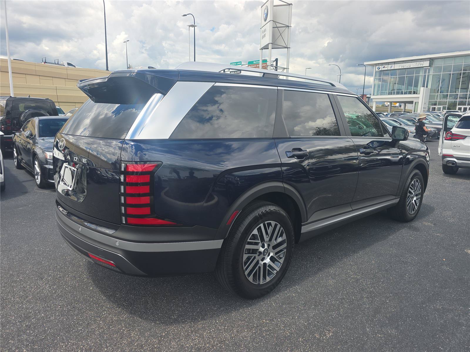 Used 2026 Hyundai Palisade SEL FWD image 6